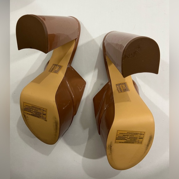 Liliana Tan Platform Heels Size 10 Nude Patent Leather Pumps - Picture 7 of 9